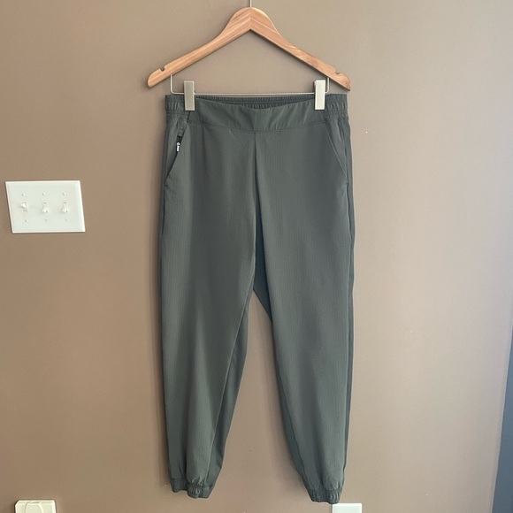 Athleta Textured‎ Brooklyn Jogger in Mountain Olive Size 10 - Picture 3 of 9